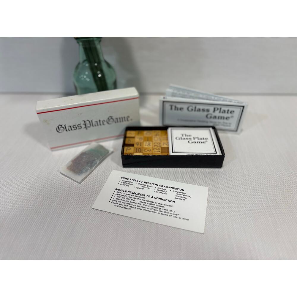 Glass Plate Game vintage A cooperative thinking game for 1-8 players 1984